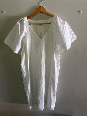 Madewell White Top with Signature Label